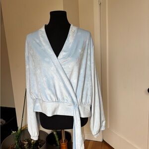 Frozen Disney Wrap Lounge Top